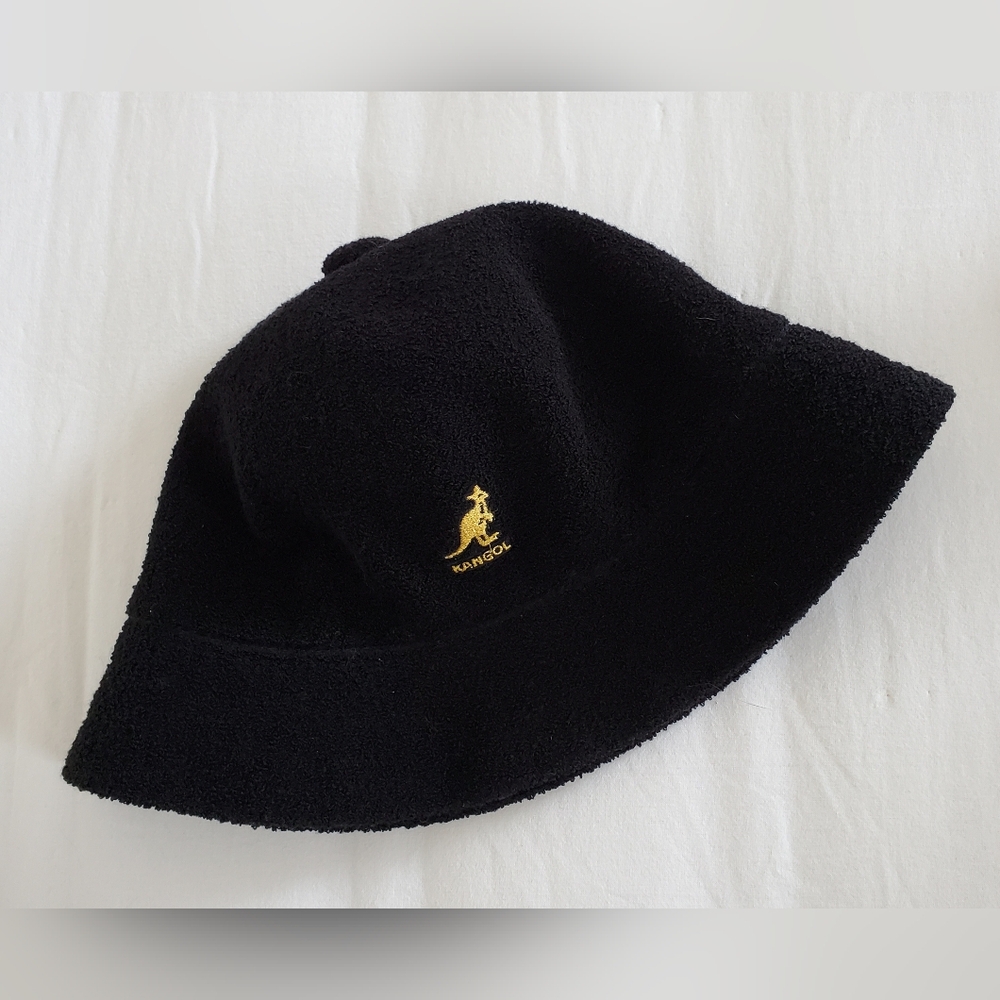 Kangol Bermuda Casual Black & Gold Hat One Size